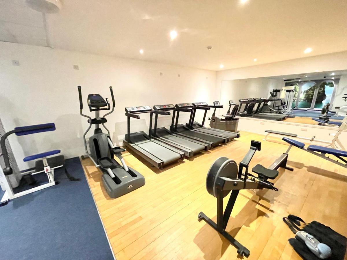 Sea View Family Stay By Beach Gym & Parking بورنماوث المظهر الخارجي الصورة