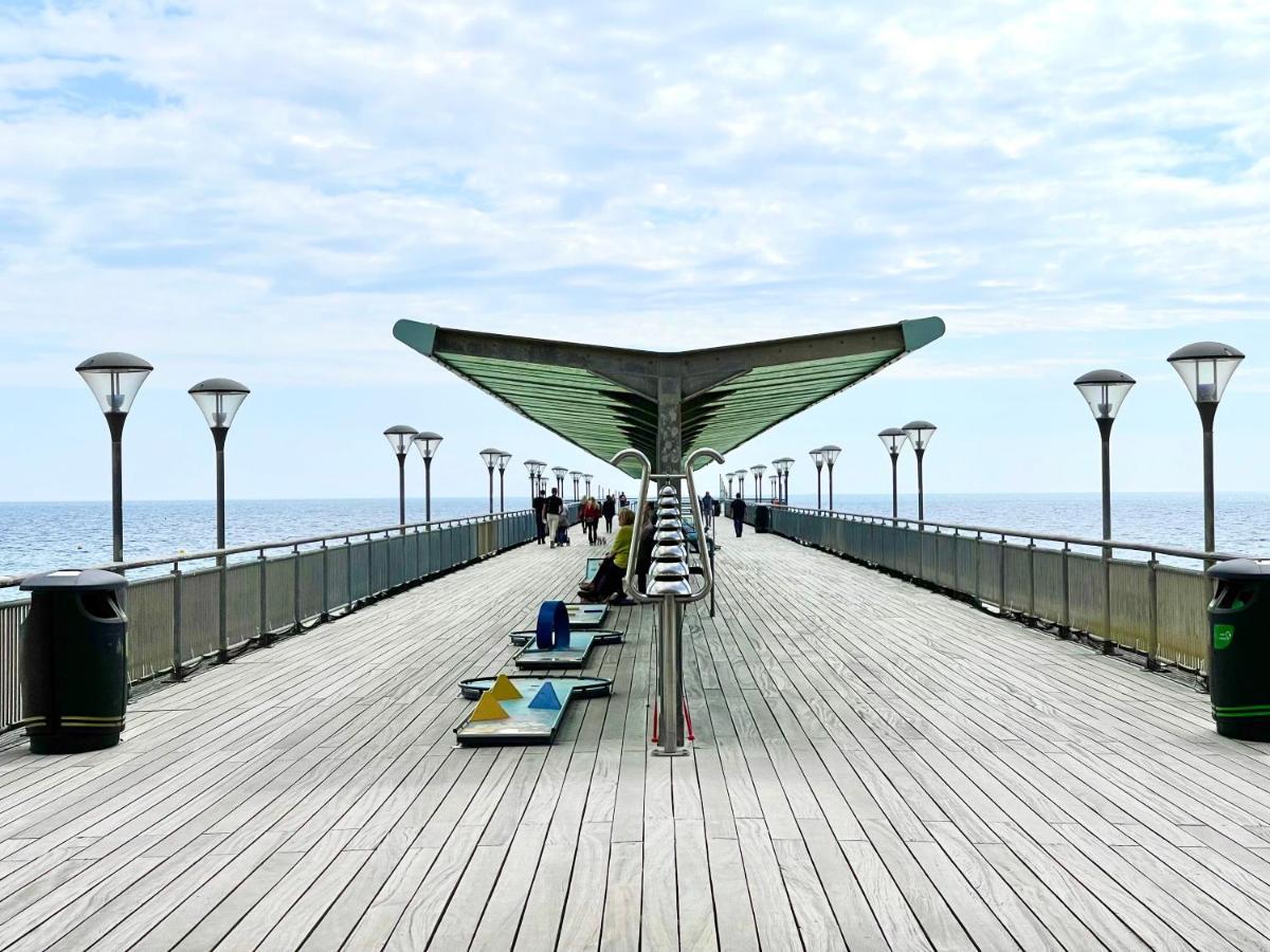 Sea View Family Stay By Beach Gym & Parking بورنماوث المظهر الخارجي الصورة