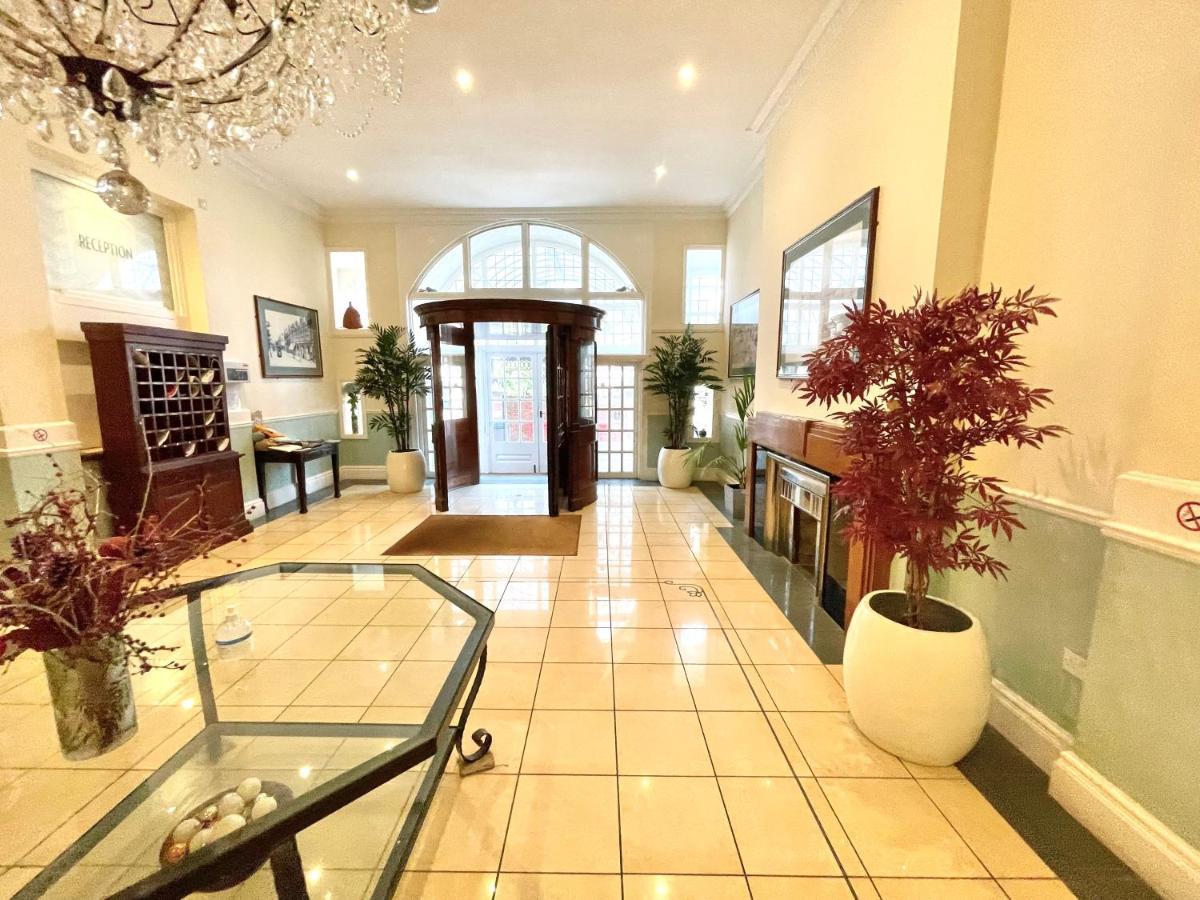 Sea View Family Stay By Beach Gym & Parking بورنماوث المظهر الخارجي الصورة