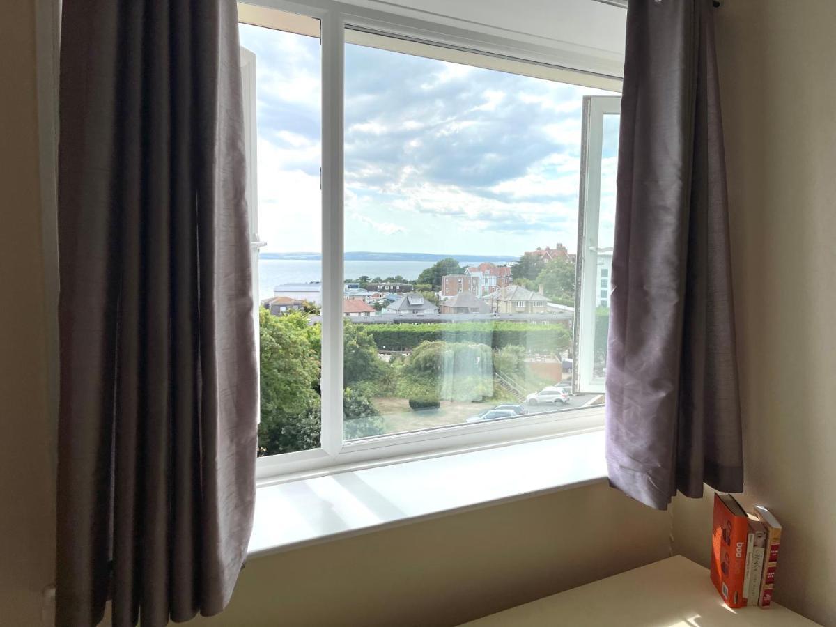 Sea View Family Stay By Beach Gym & Parking بورنماوث المظهر الخارجي الصورة