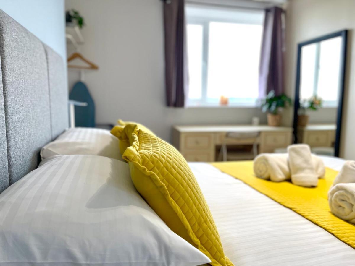 Sea View Family Stay By Beach Gym & Parking بورنماوث المظهر الخارجي الصورة